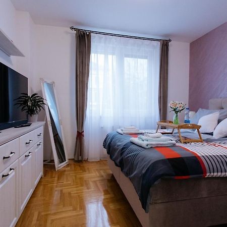 Apartman Kristina 4* Subotica Esterno foto